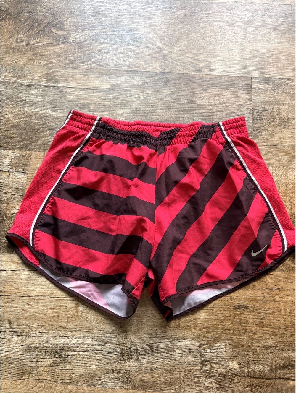 Nike Dri-FIT Women's Running Shorts Red and Black Striped Size Medium